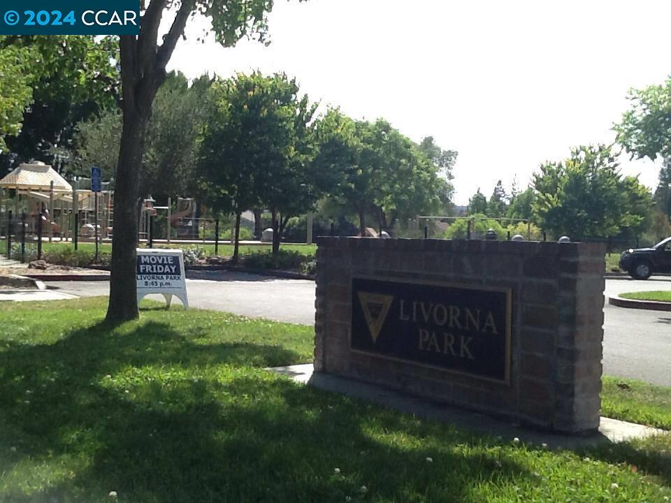3235 Stonegate Dr