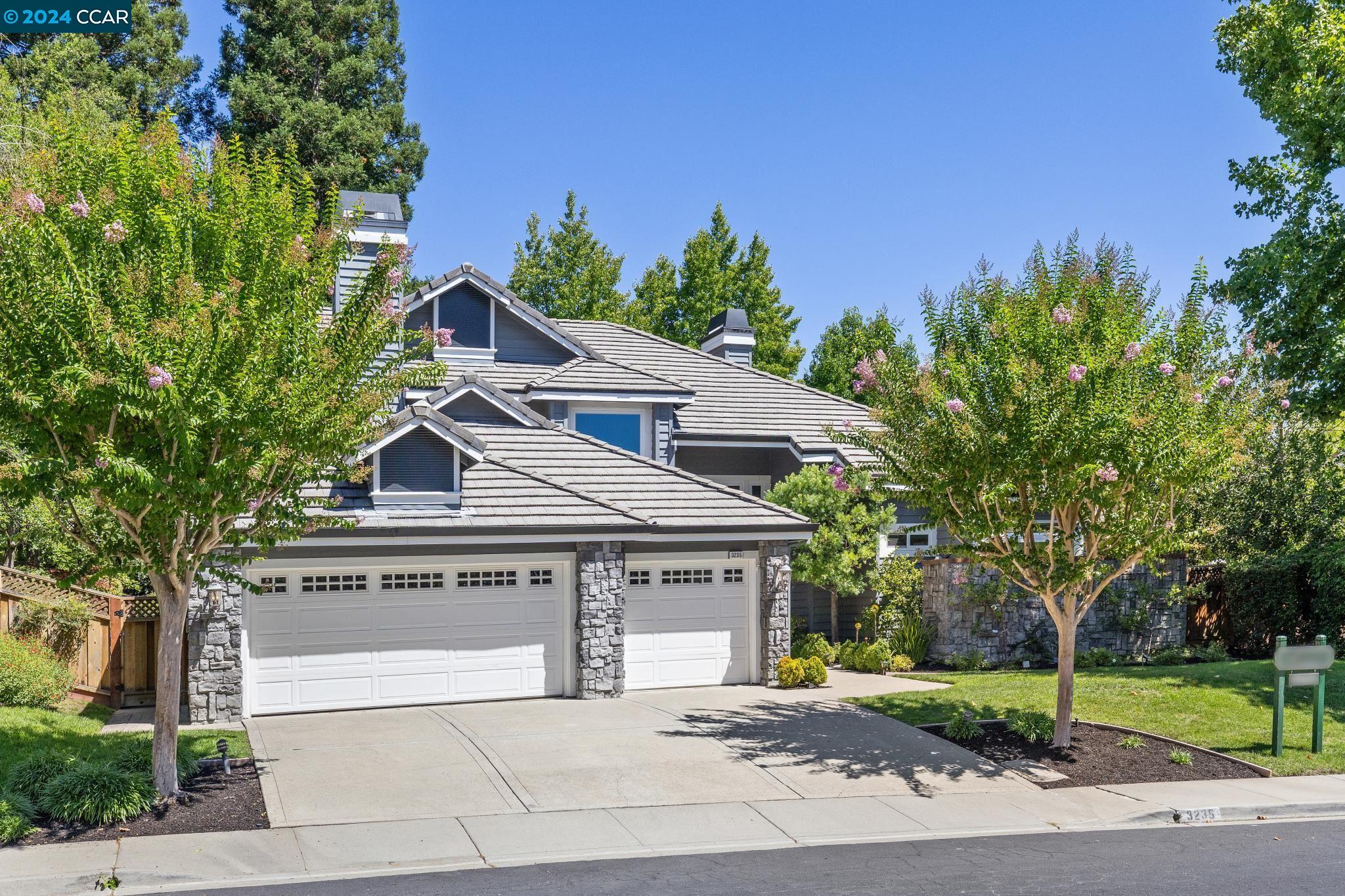 3235 Stonegate Dr