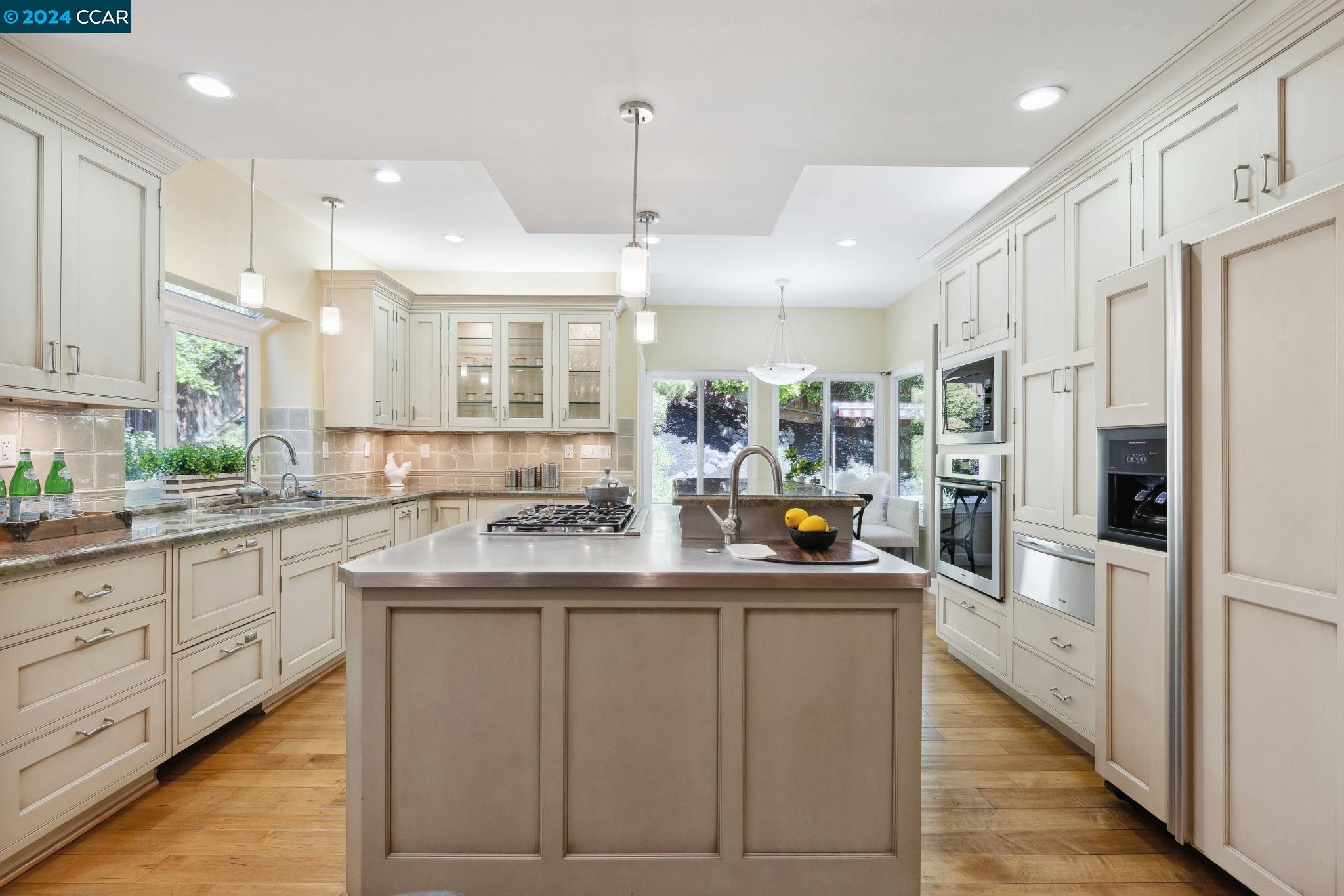3235 Stonegate Dr