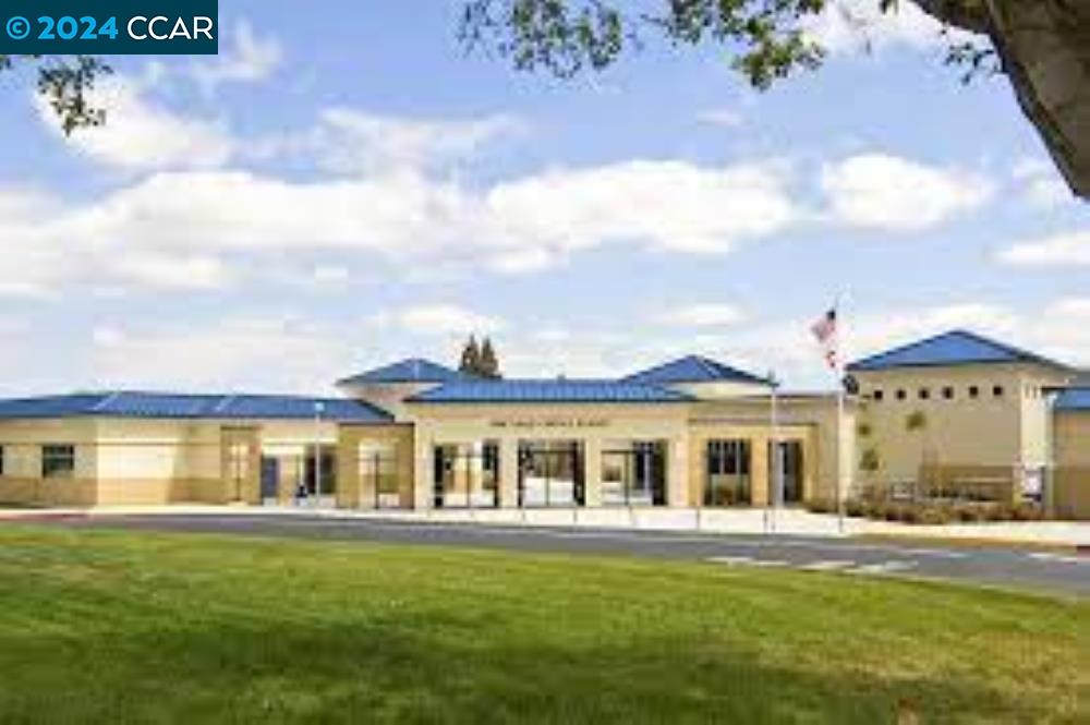 131 Pebble Pl