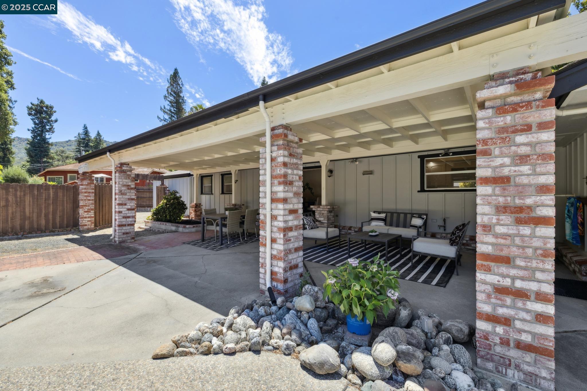 12 La Sonoma Ct