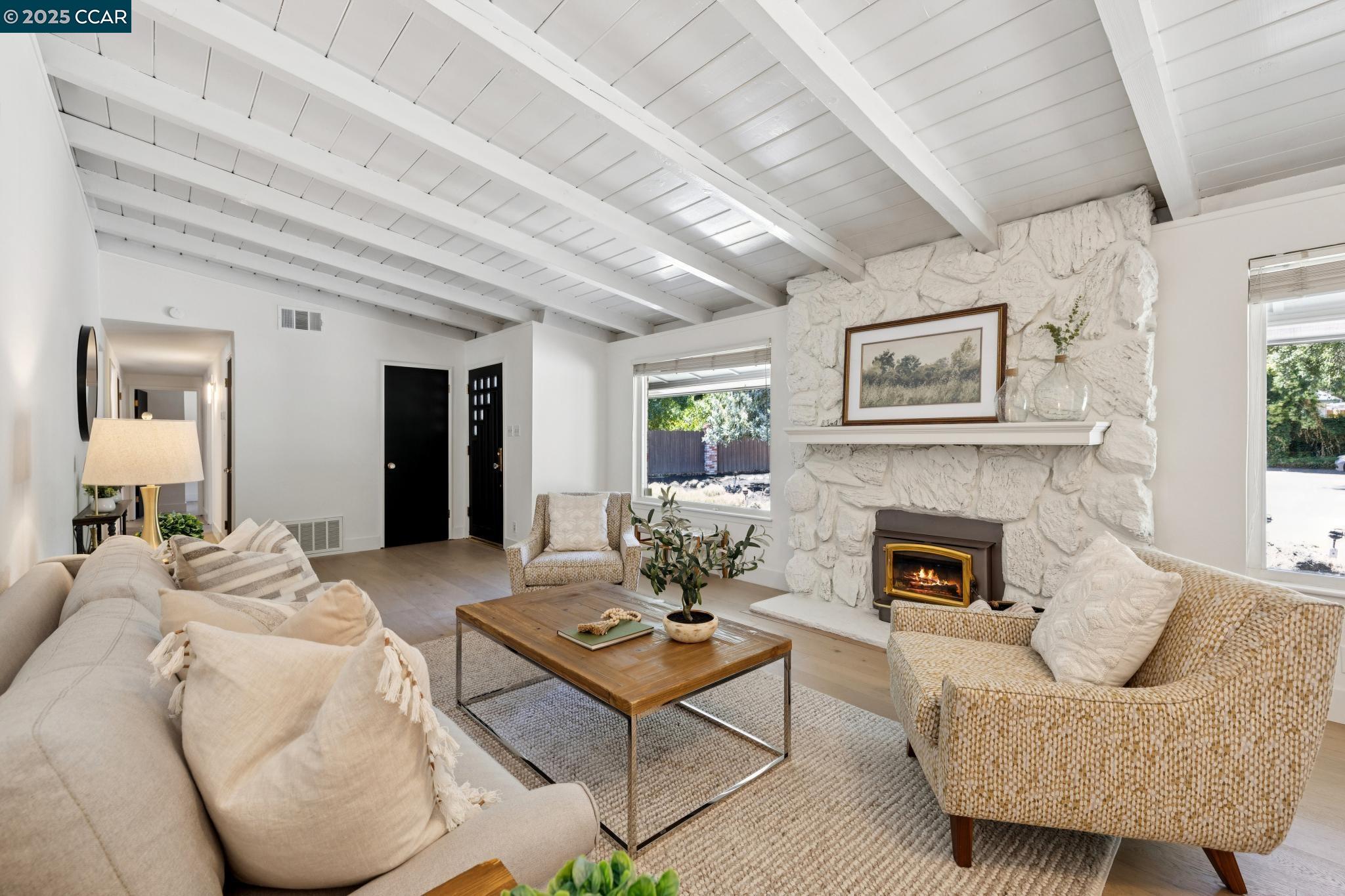 12 La Sonoma Ct