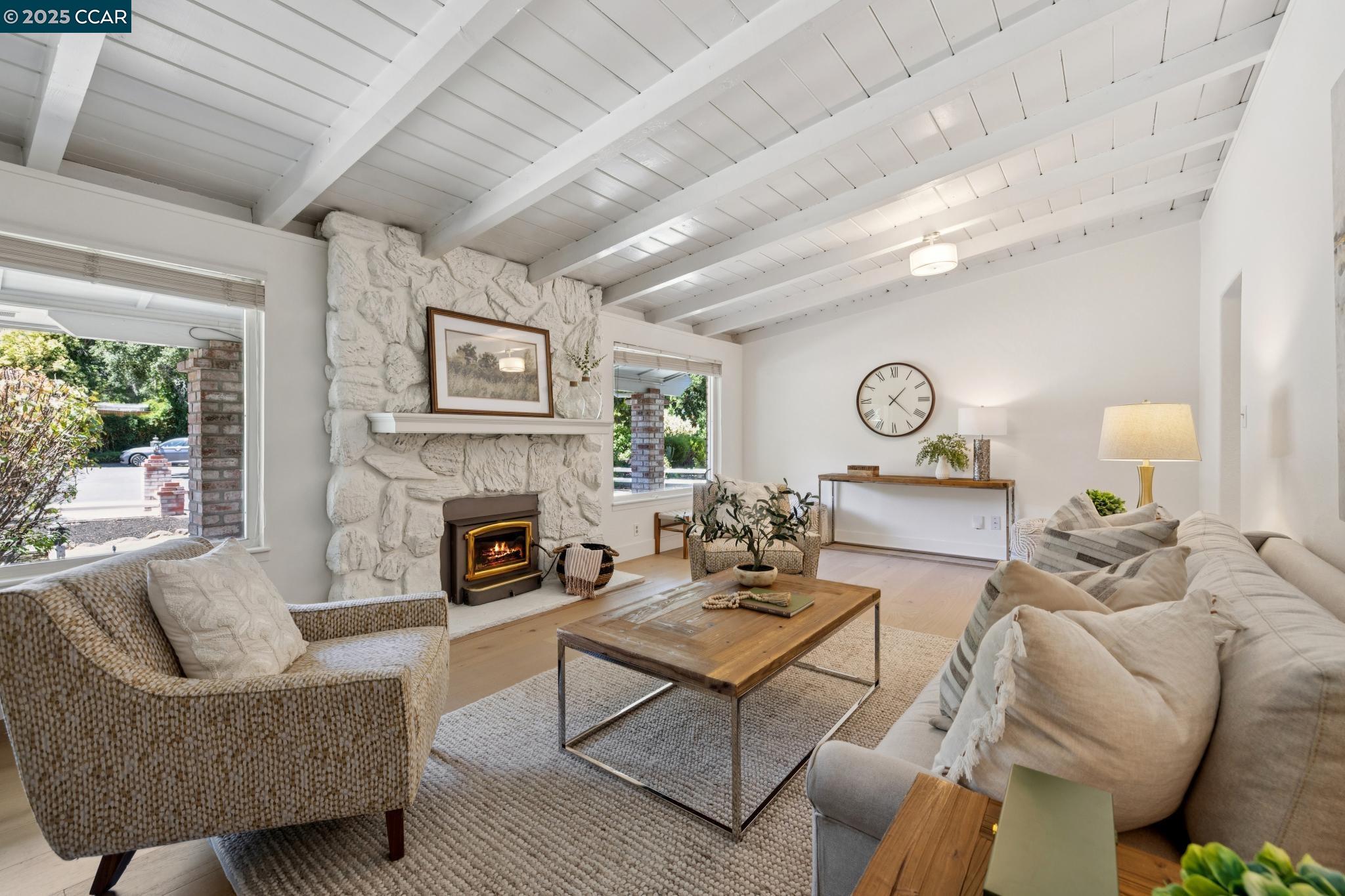 12 La Sonoma Ct