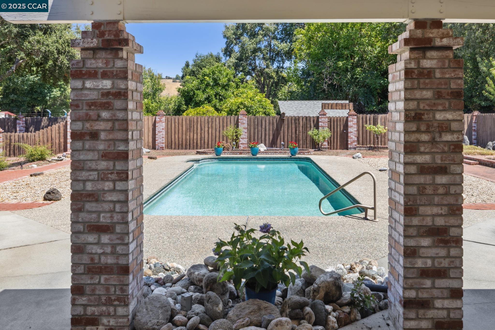 12 La Sonoma Ct