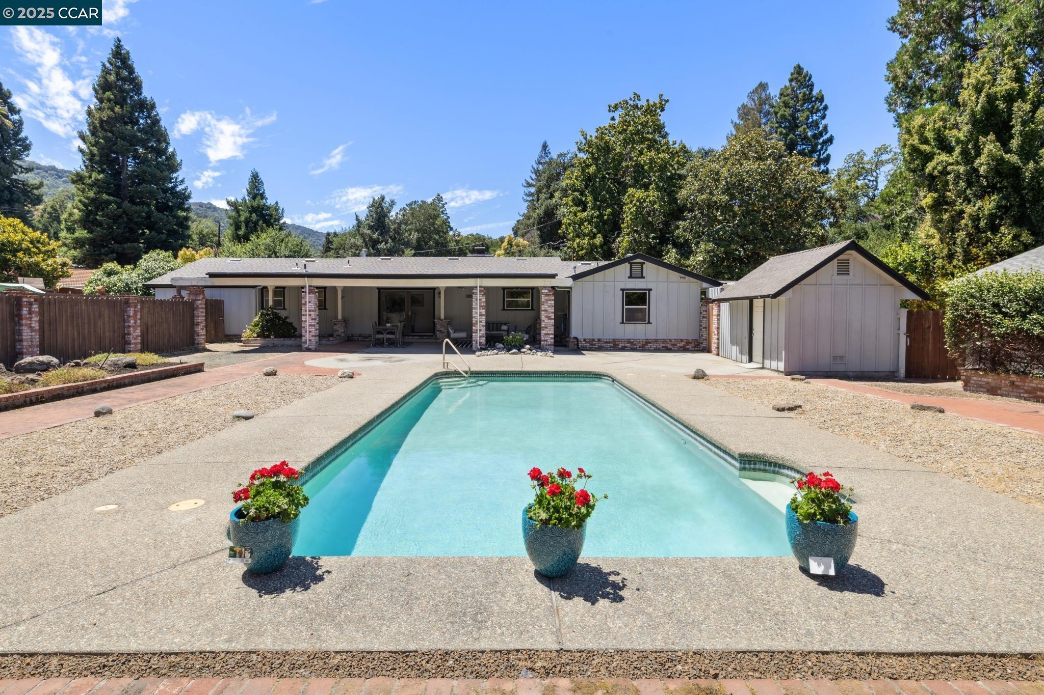 12 La Sonoma Ct