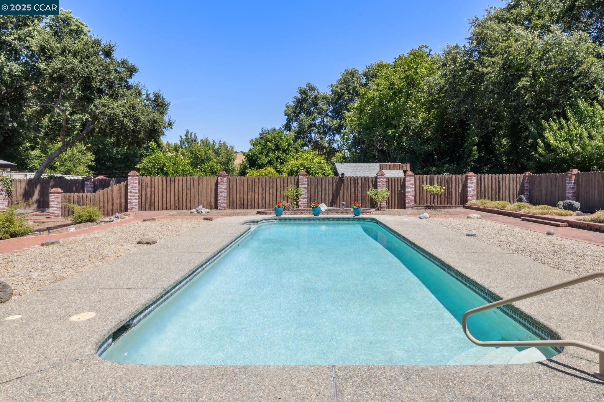 12 La Sonoma Ct