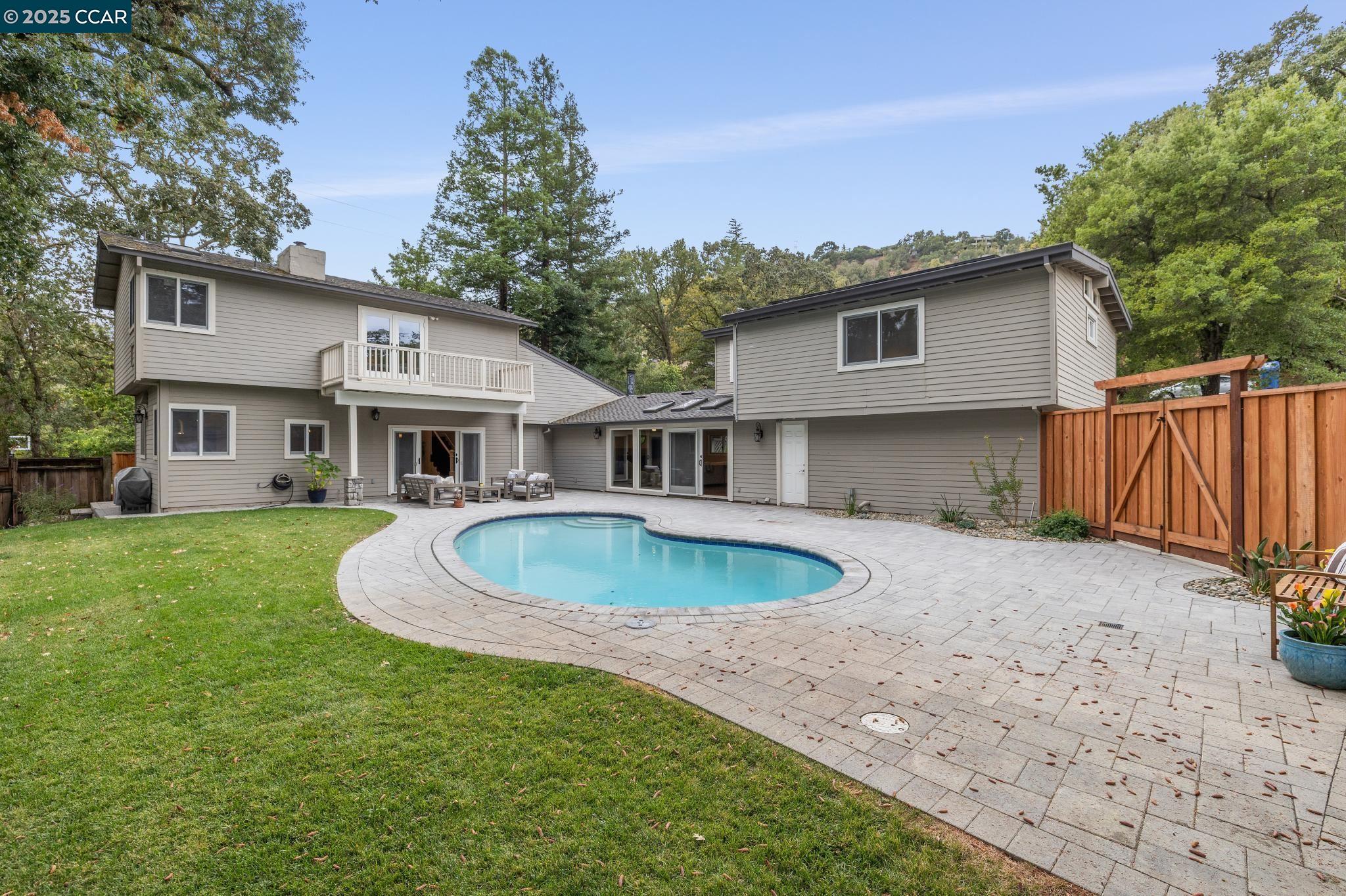 50 Vista Ln