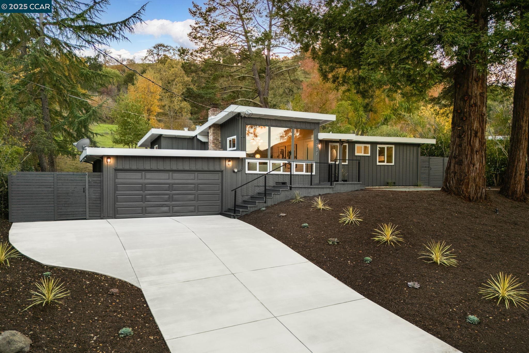 3337 S Lucille Ln