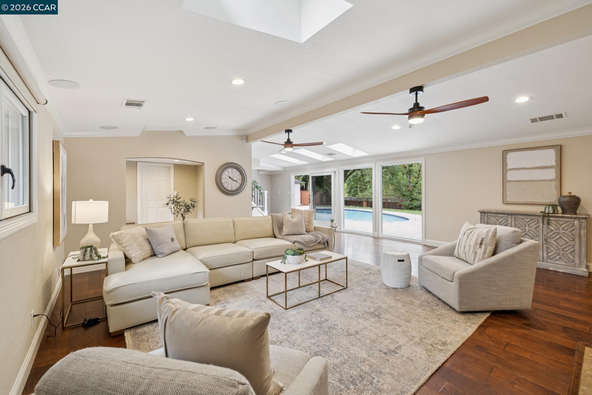 50 Vista Ln