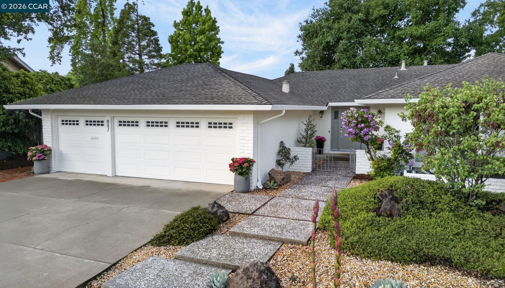 887 Appaloosa Dr