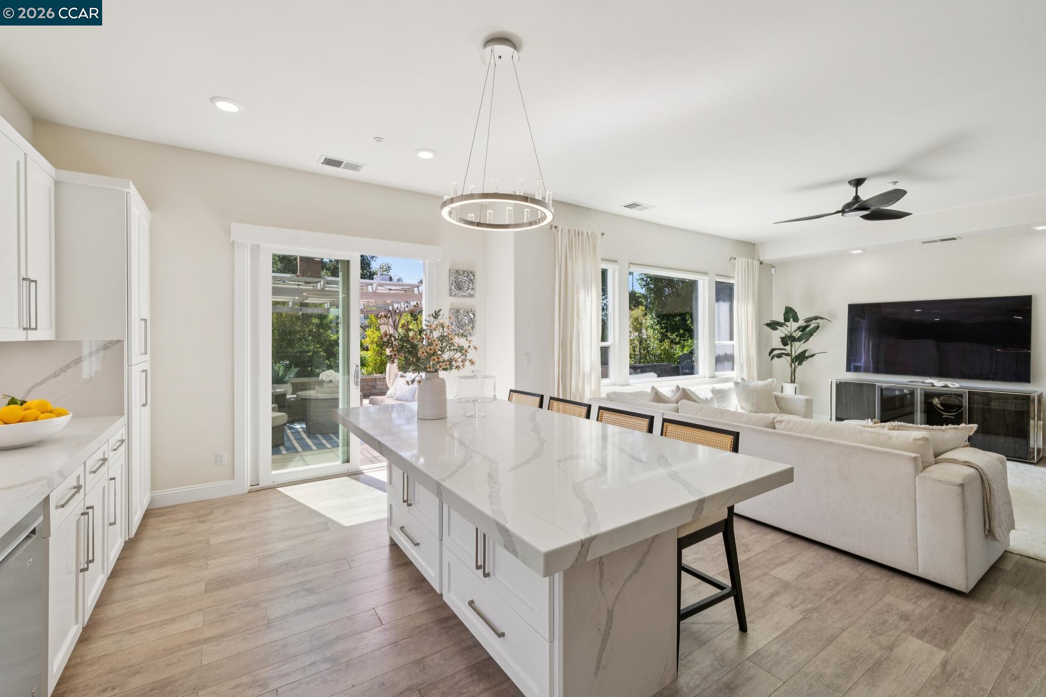 1103 Andrew Ln