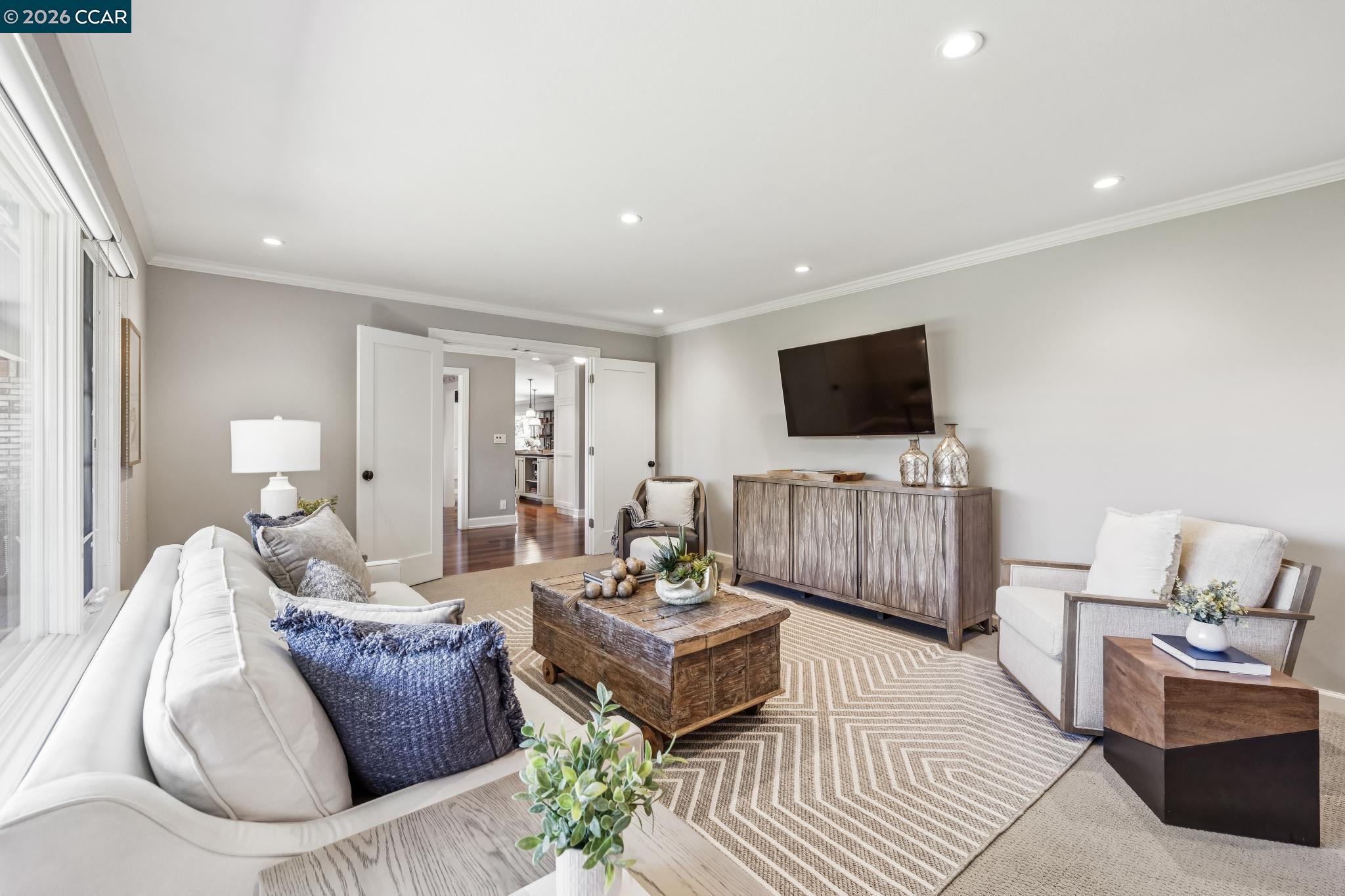 226 Arthur Ct
