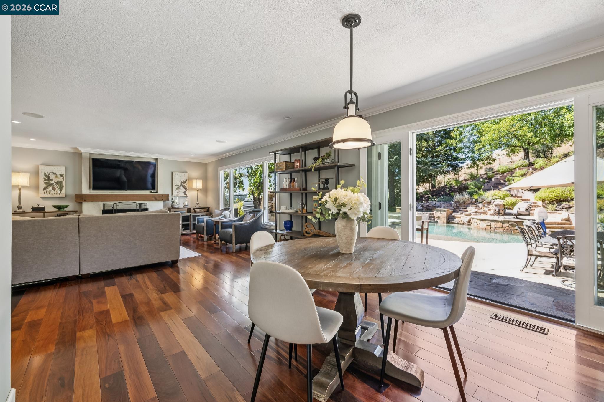 226 Arthur Ct