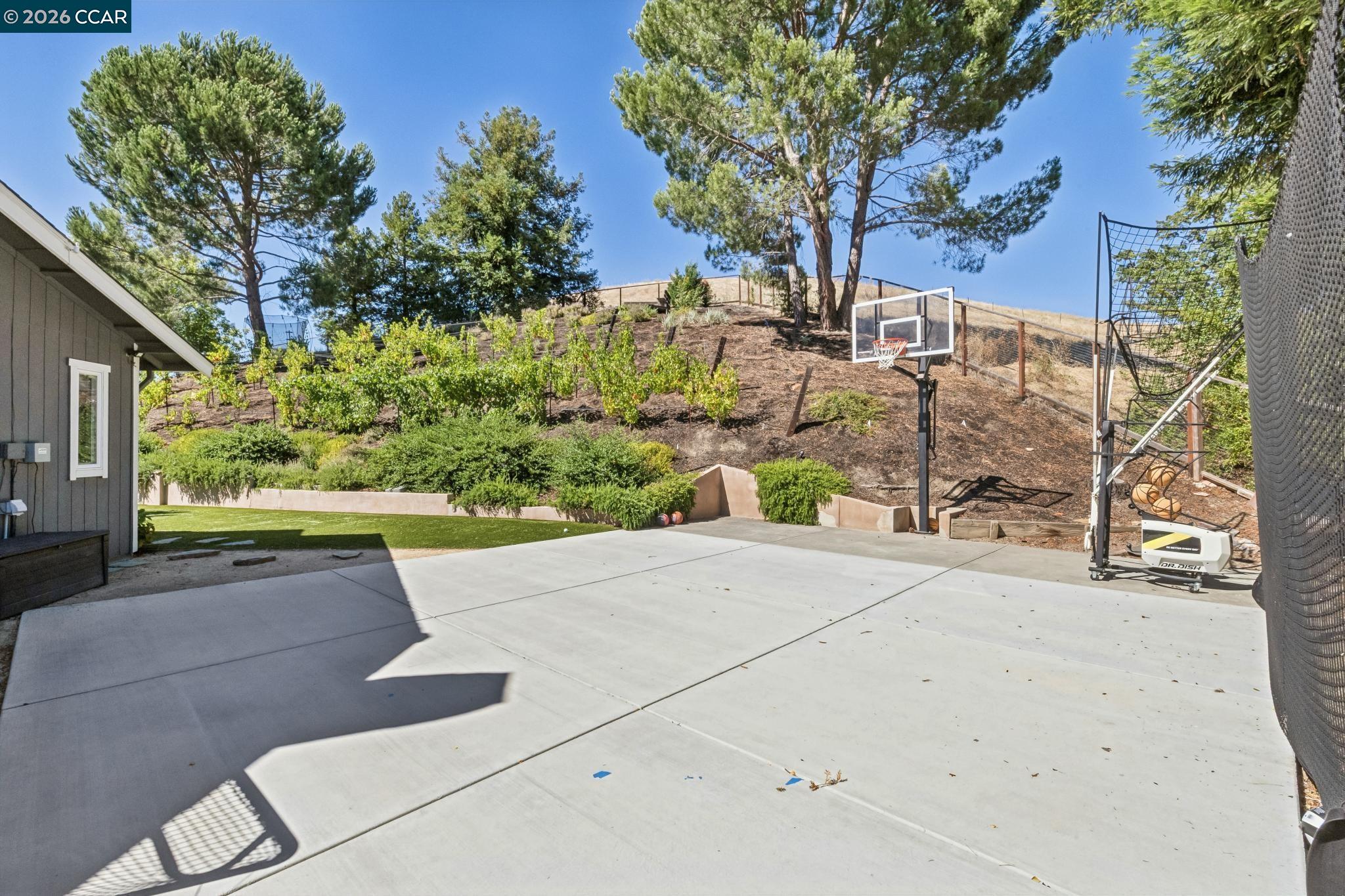226 Arthur Ct
