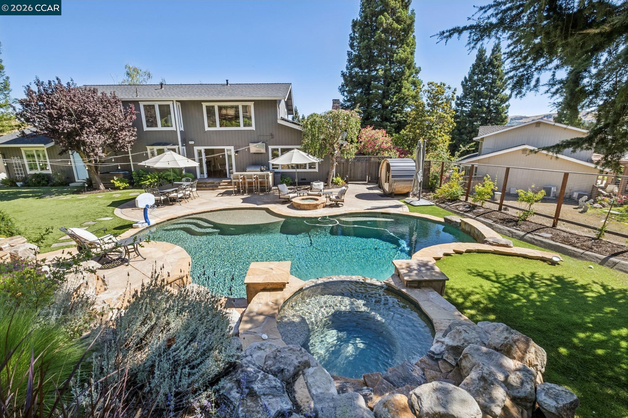 226 Arthur Ct