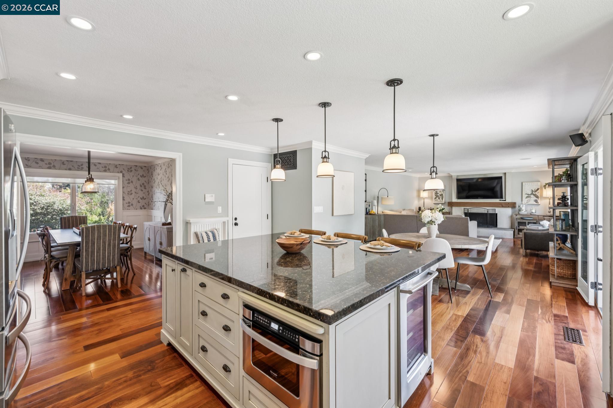 226 Arthur Ct
