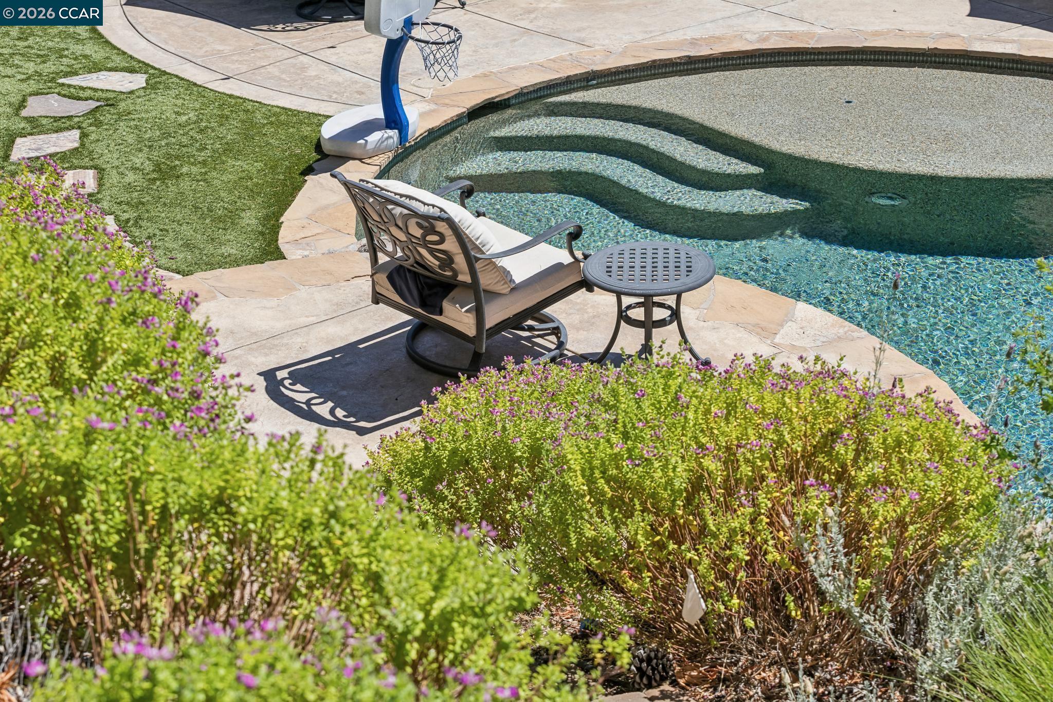 226 Arthur Ct