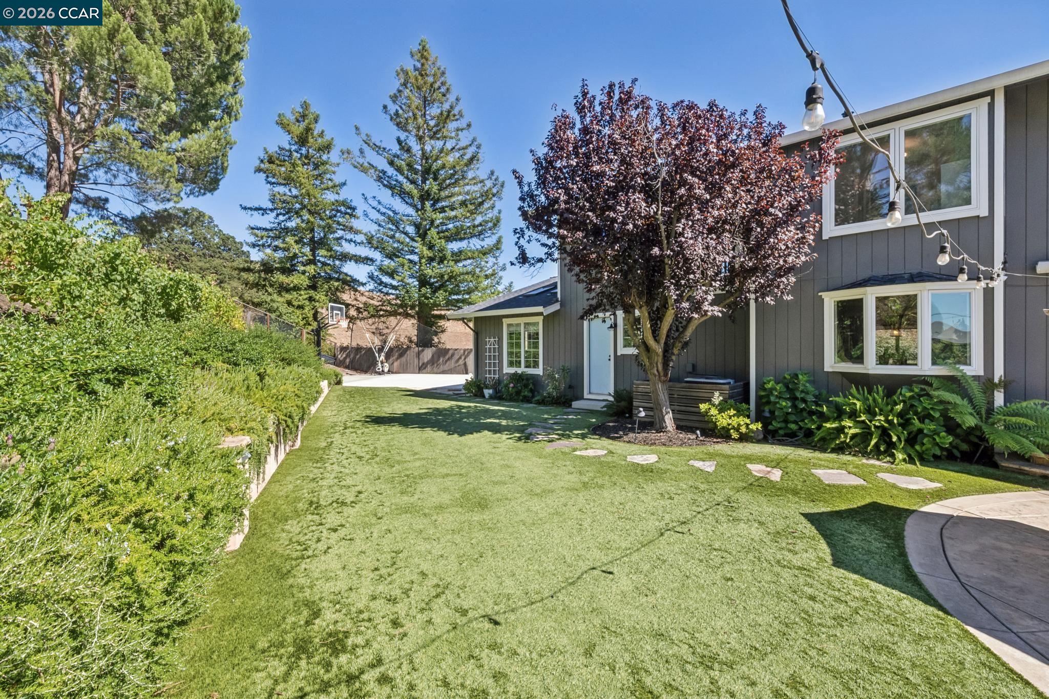 226 Arthur Ct