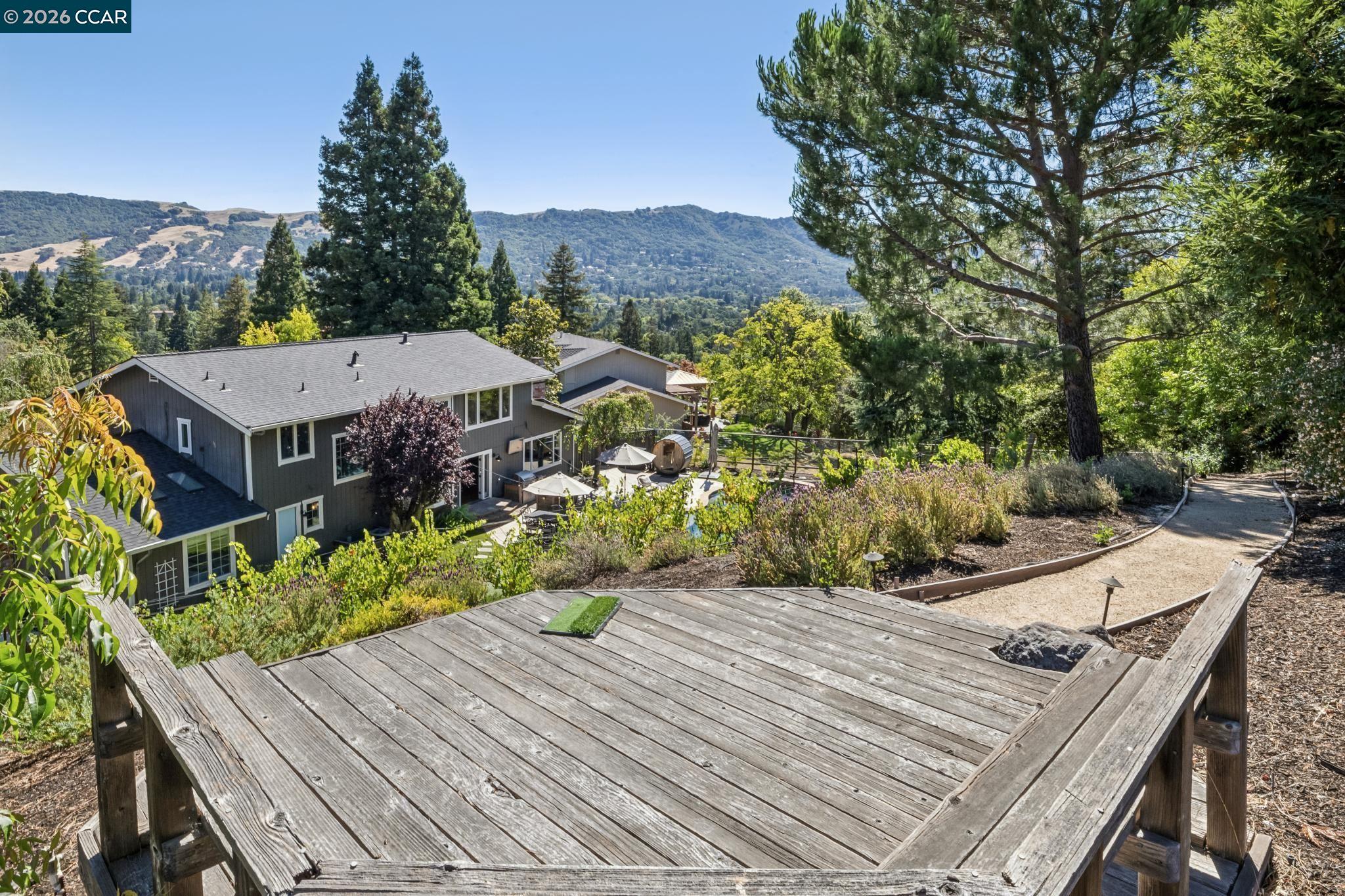 226 Arthur Ct
