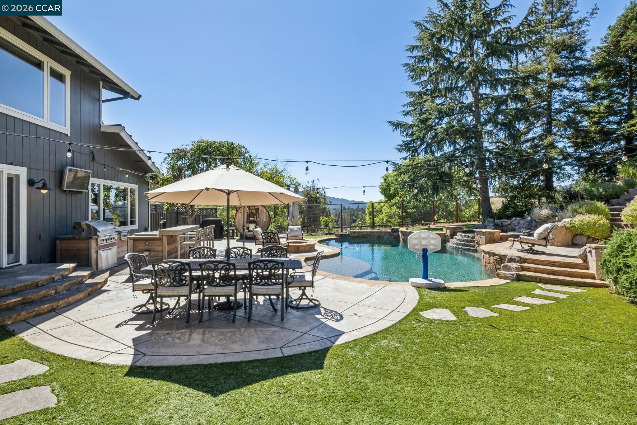 226 Arthur Ct