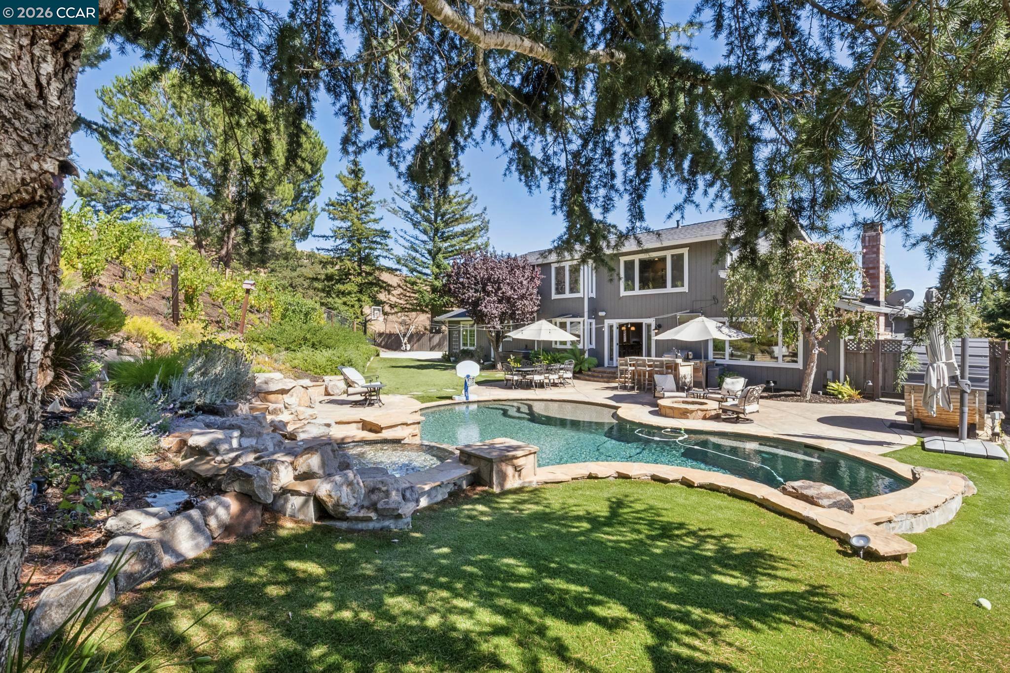 226 Arthur Ct