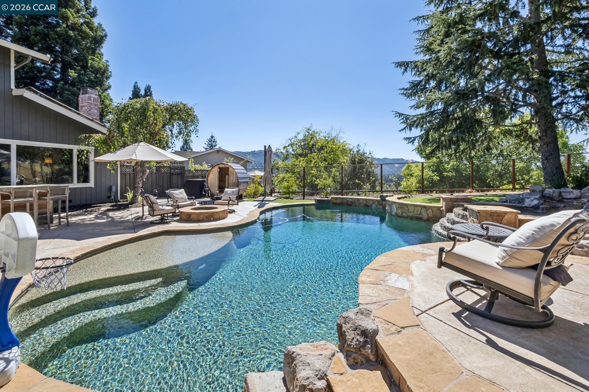 226 Arthur Ct