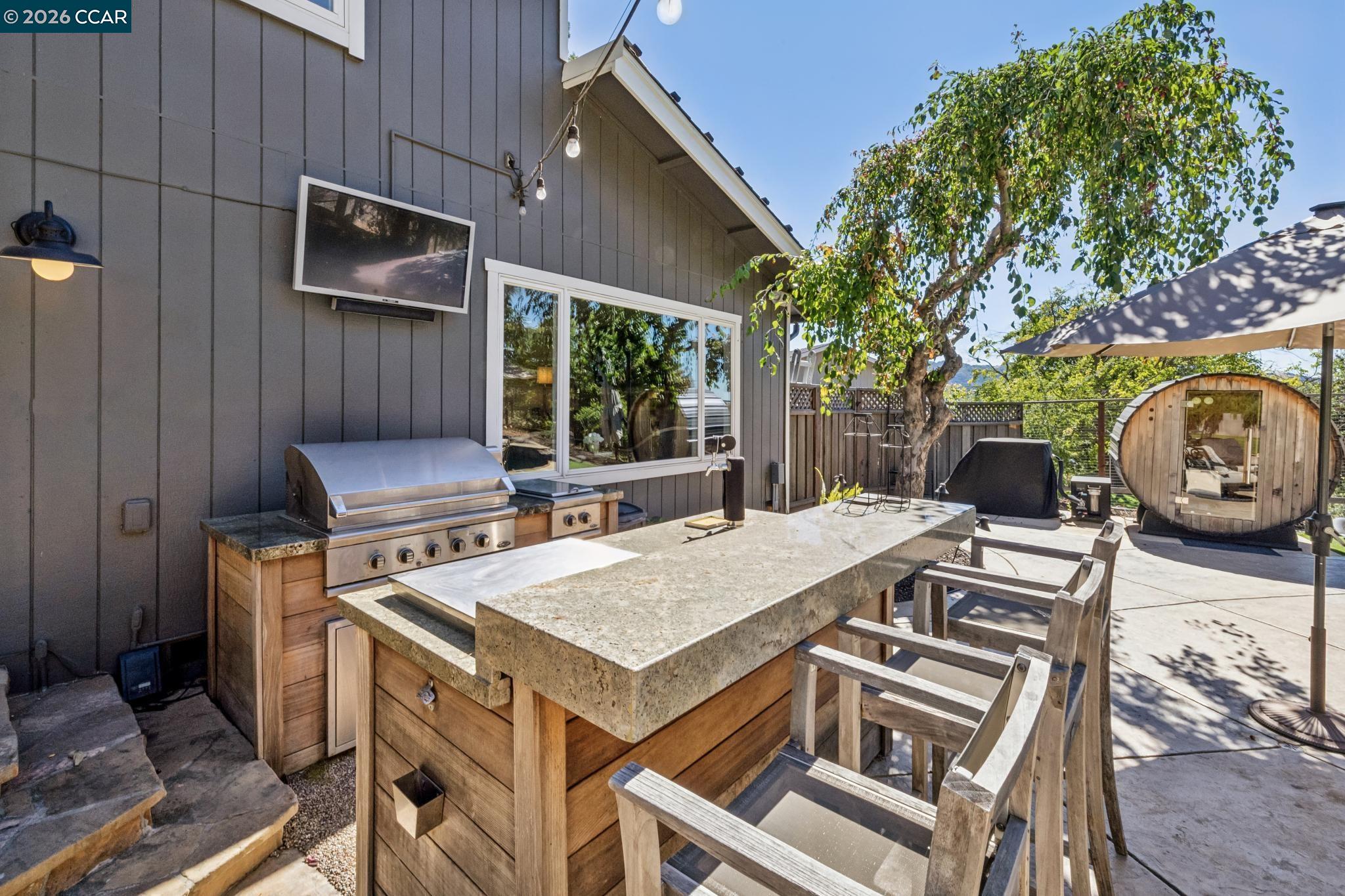 226 Arthur Ct