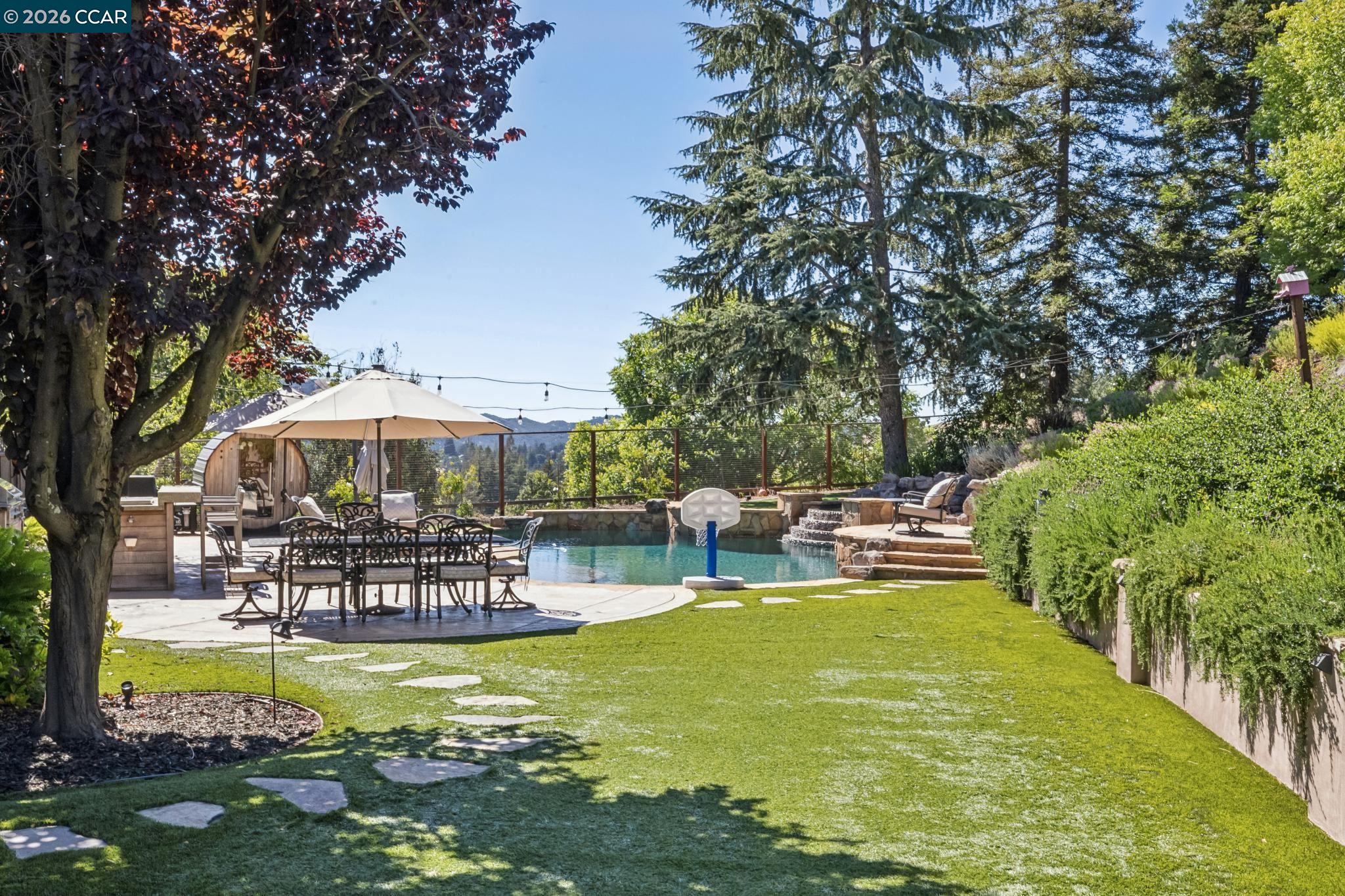 226 Arthur Ct