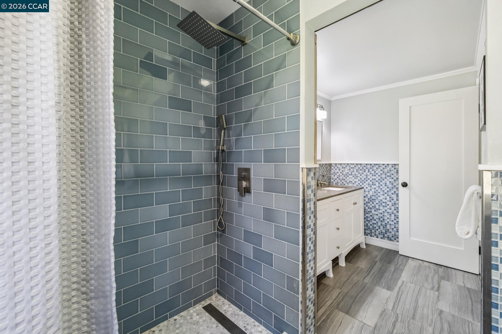 226 Arthur Ct
