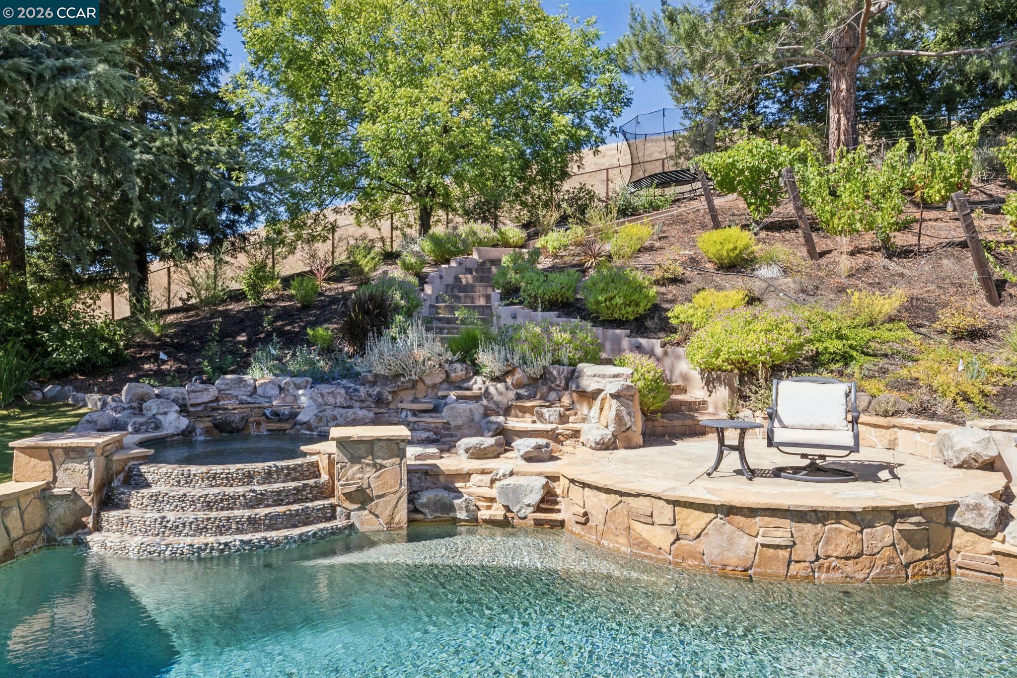 226 Arthur Ct