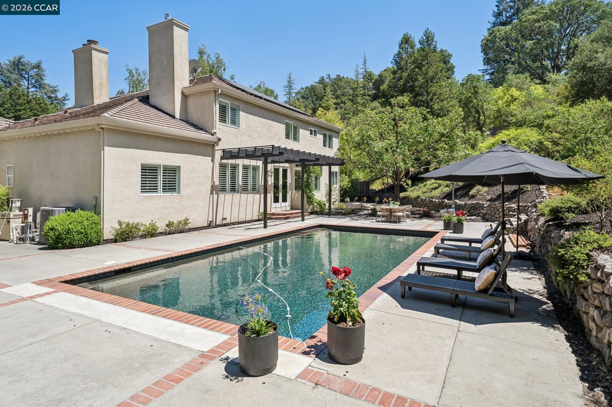136 Lark Court