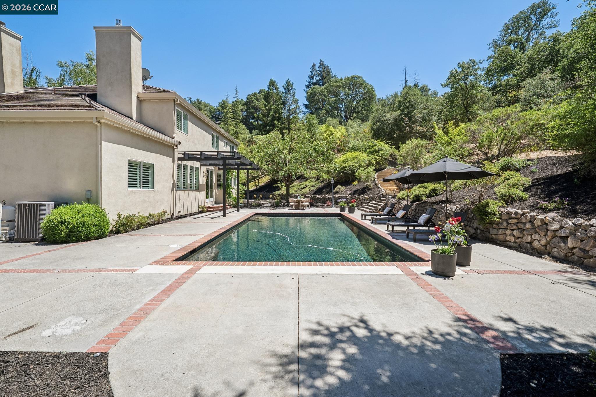 136 Lark Court