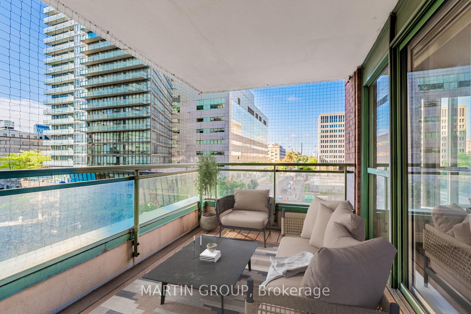 887 Bay Street 506