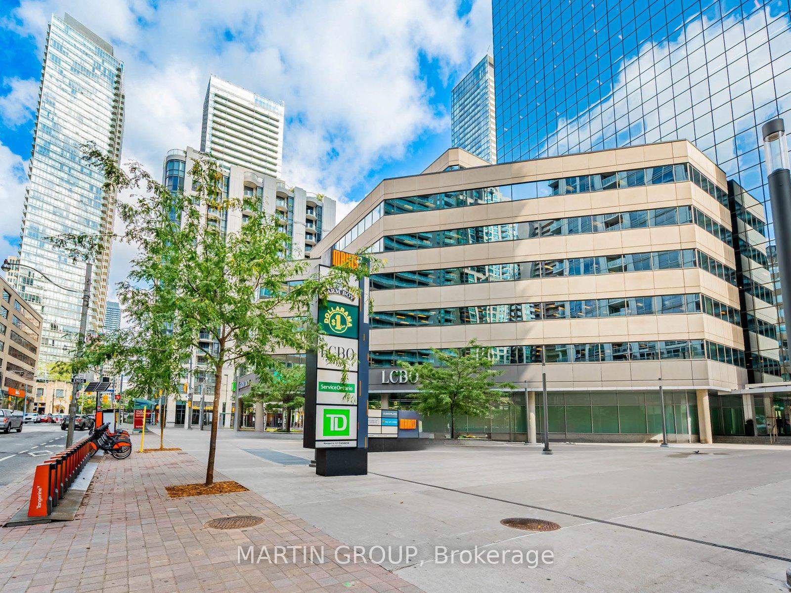 887 Bay Street 506