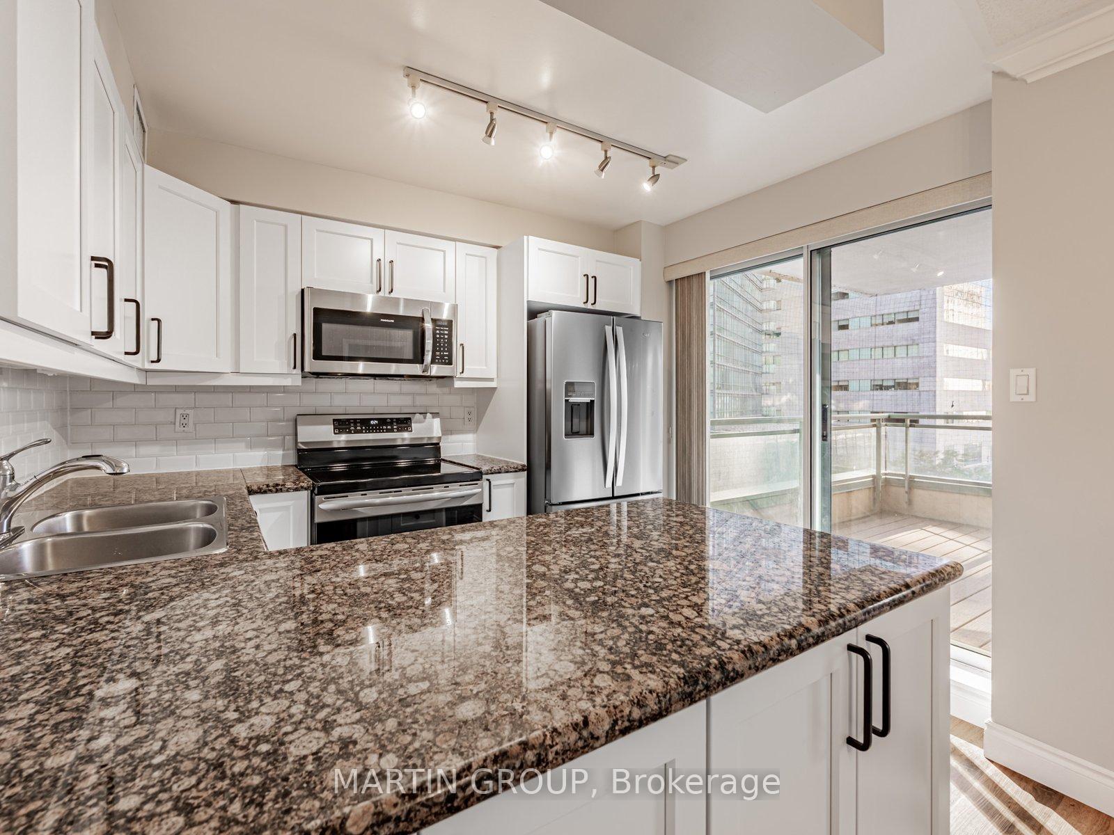 887 Bay Street 506