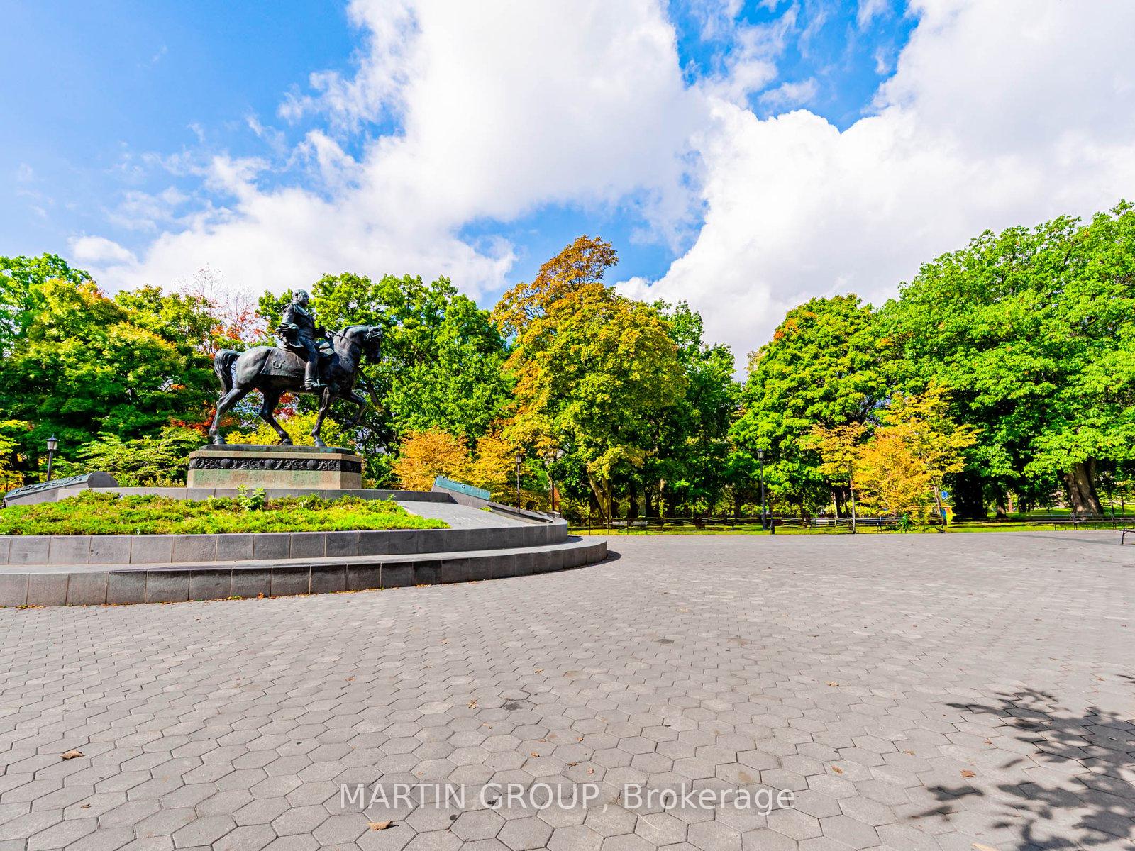 887 Bay Street 506