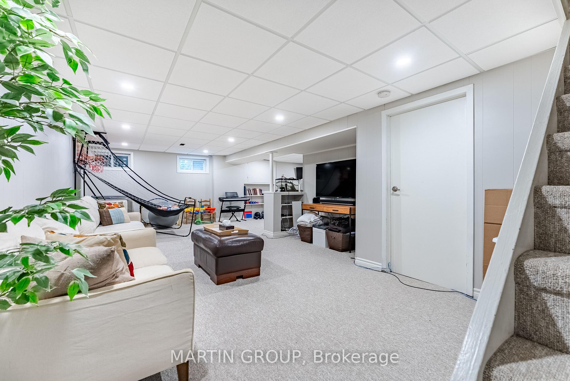 2264 Yolanda Drive