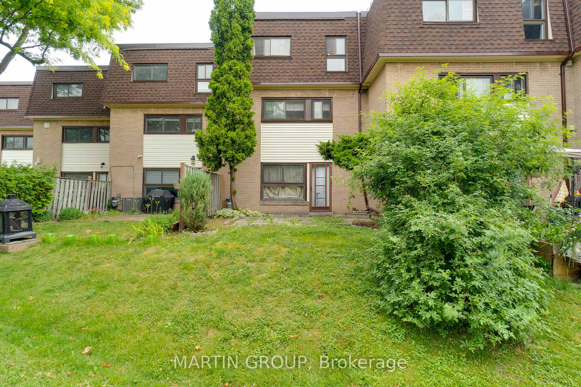 #4 - 46 Dearbourne Boulevard Unit: 4