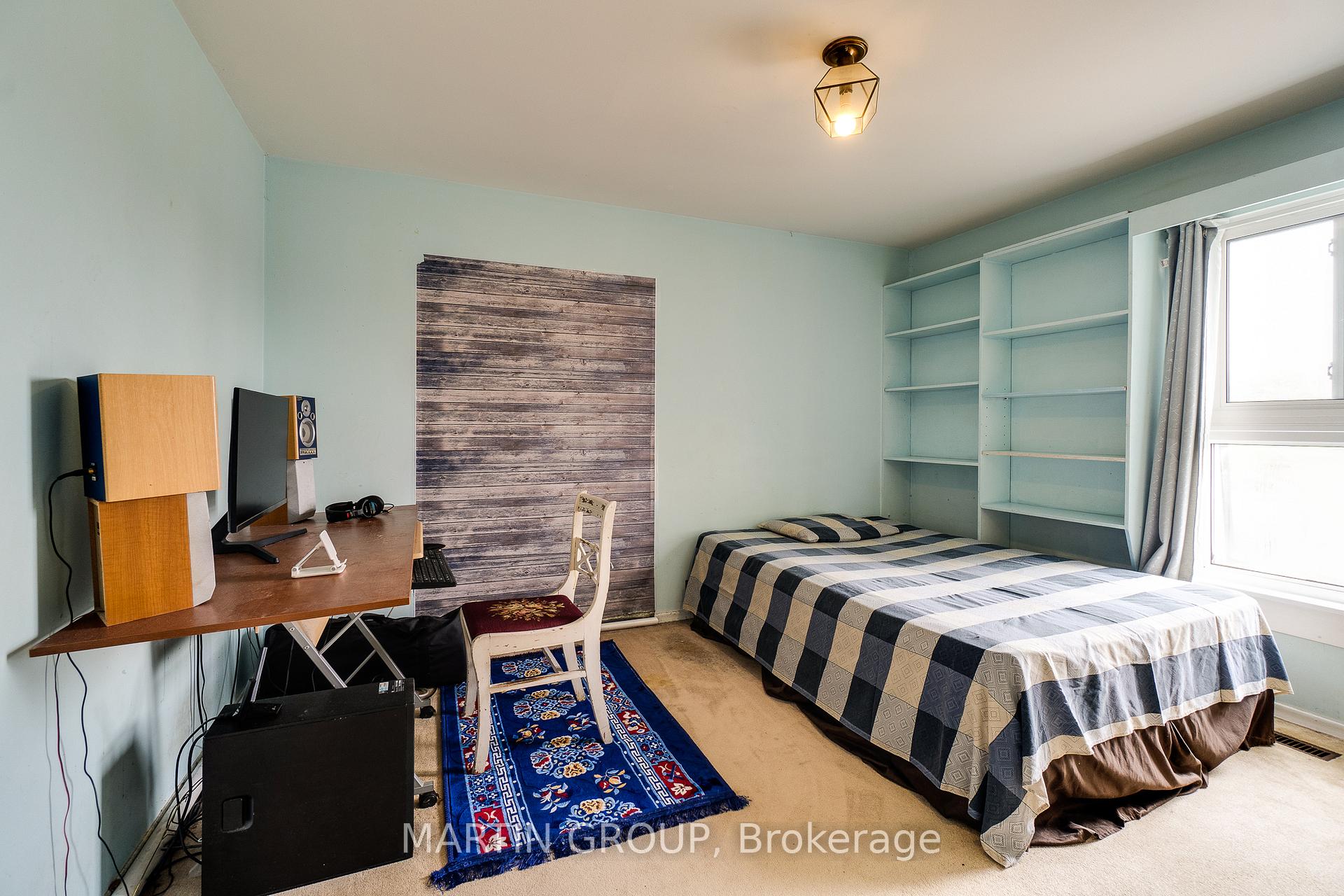#4 - 46 Dearbourne Boulevard Unit: 4