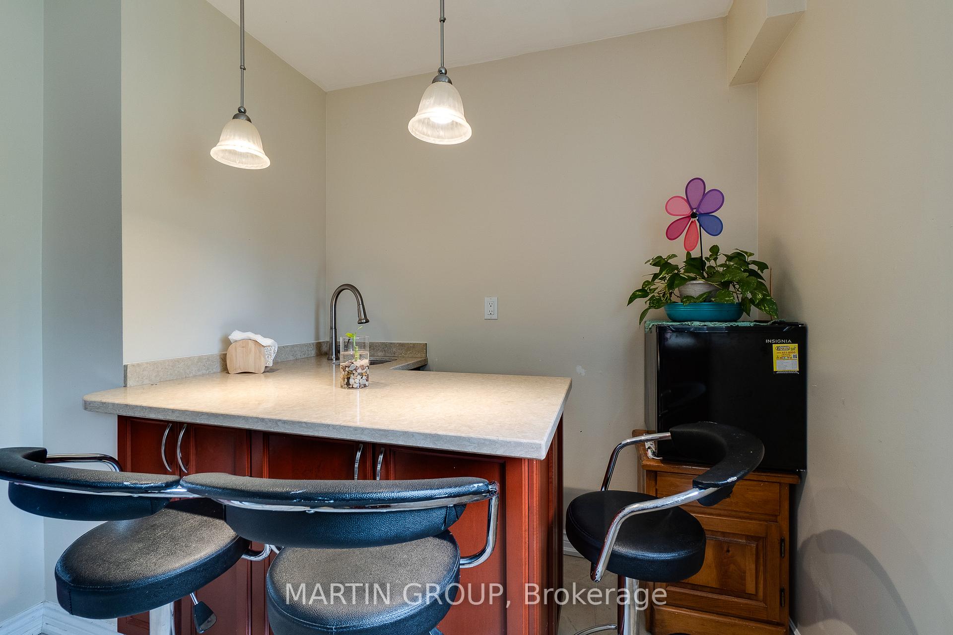 #4 - 46 Dearbourne Boulevard Unit: 4