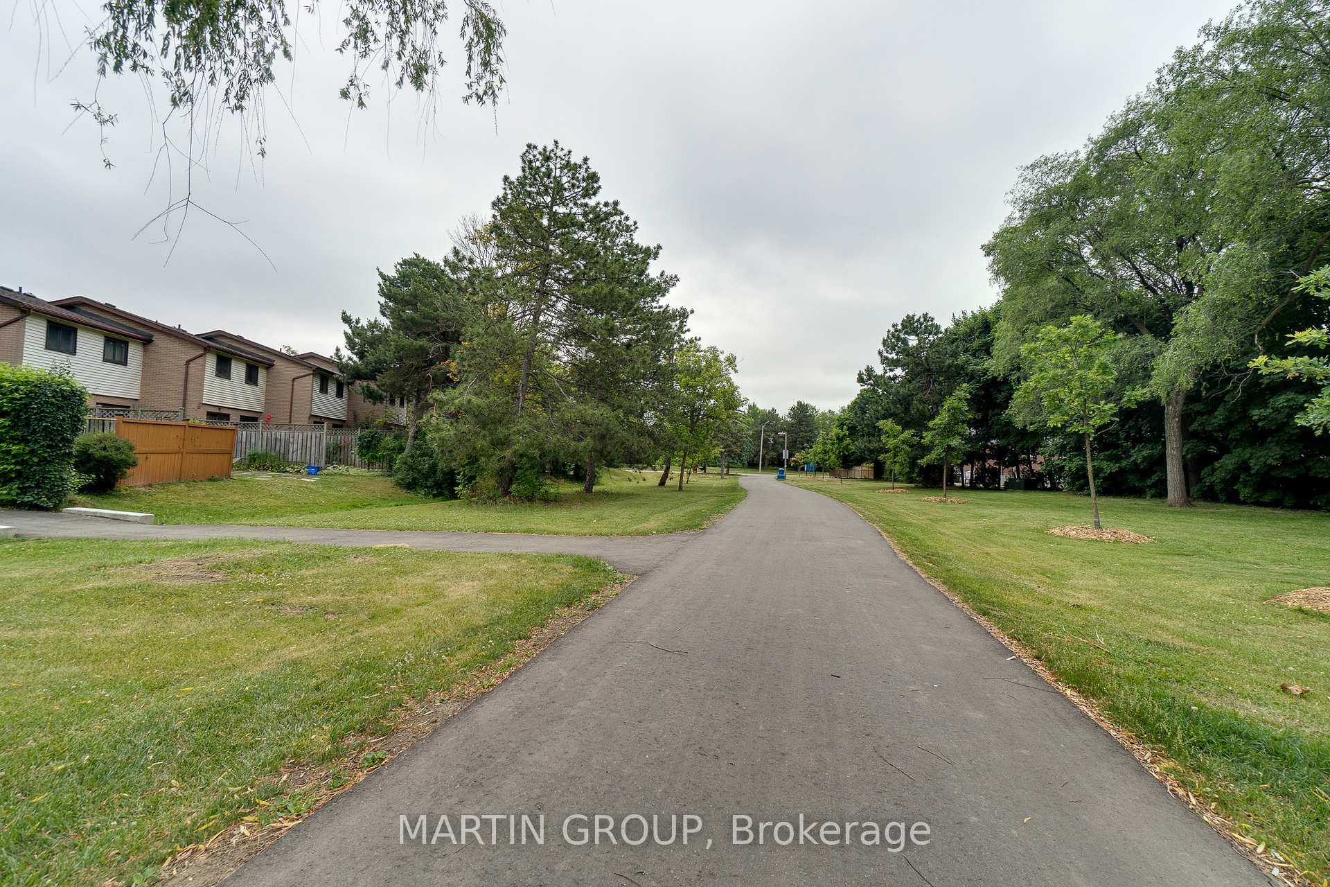 #4 - 46 Dearbourne Boulevard Unit: 4