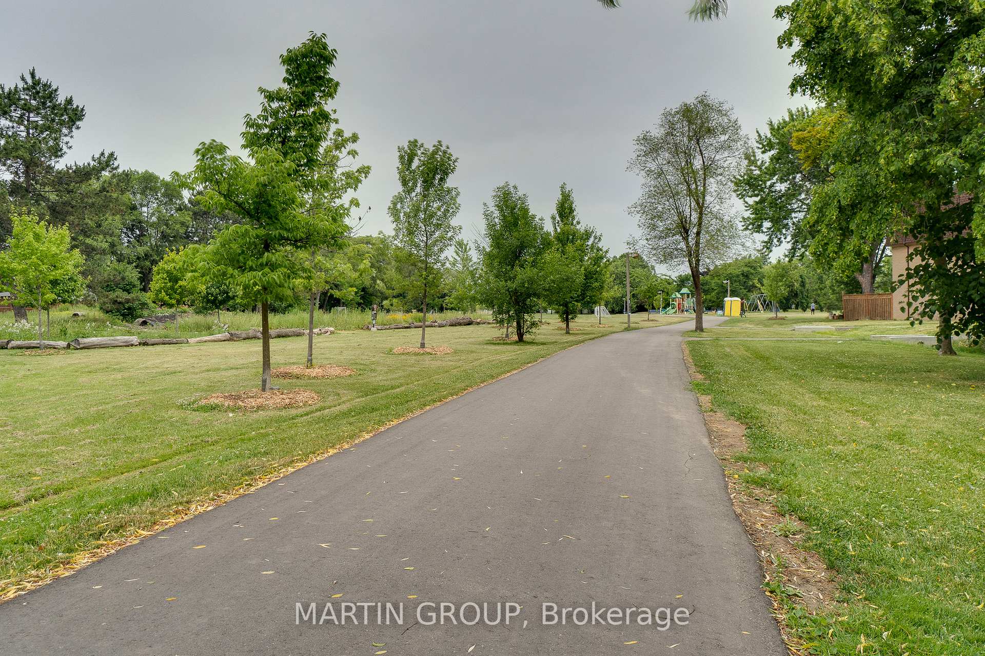 #4 - 46 Dearbourne Boulevard Unit: 4