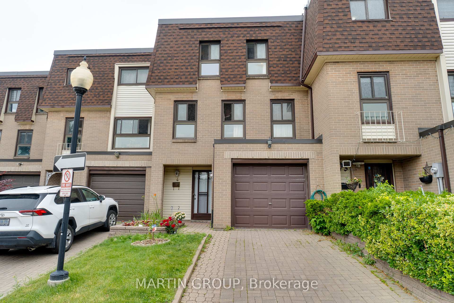 #4 - 46 Dearbourne Boulevard Unit: 4