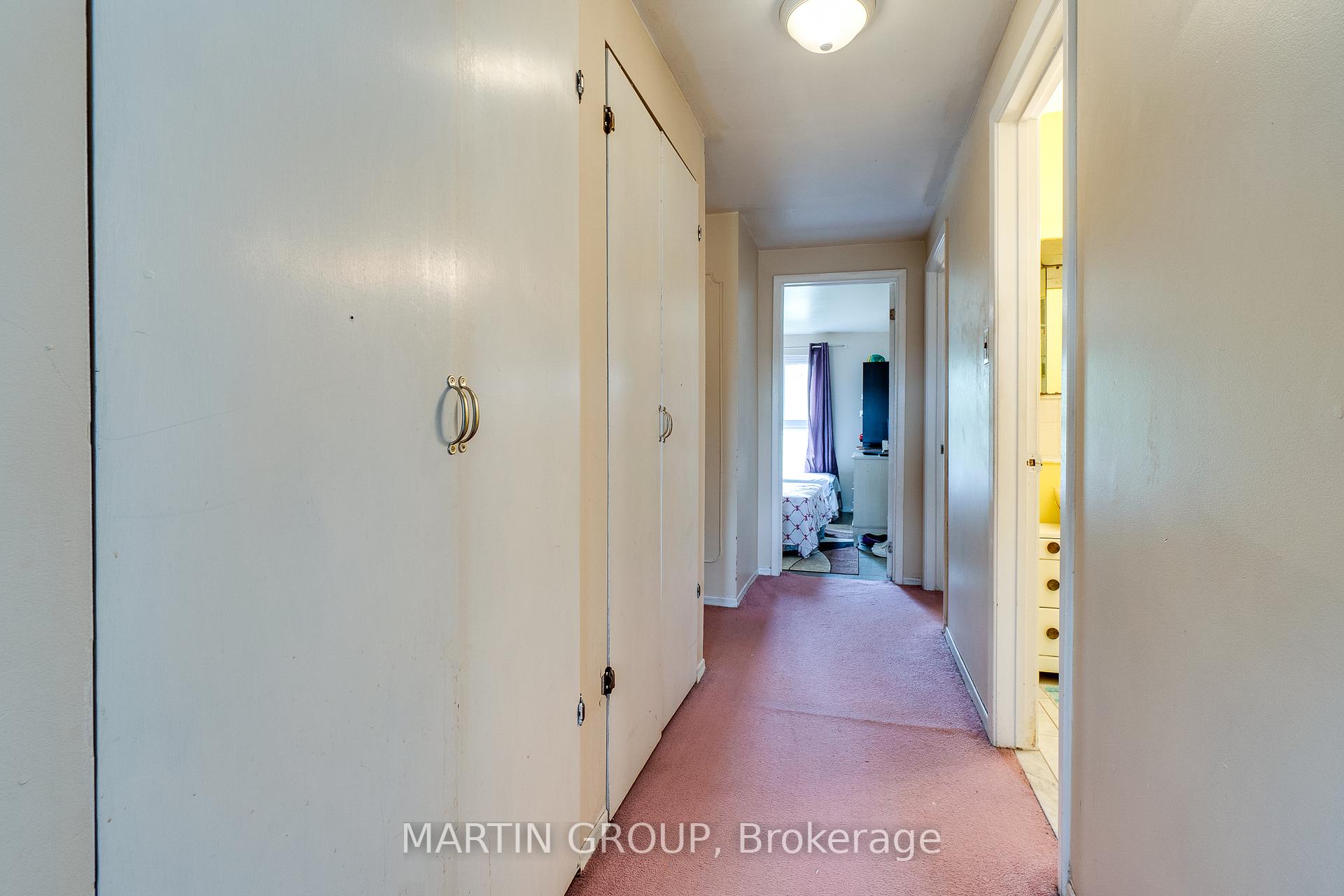 #4 - 46 Dearbourne Boulevard Unit: 4