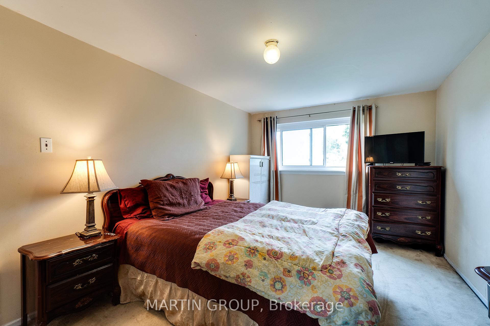#4 - 46 Dearbourne Boulevard Unit: 4