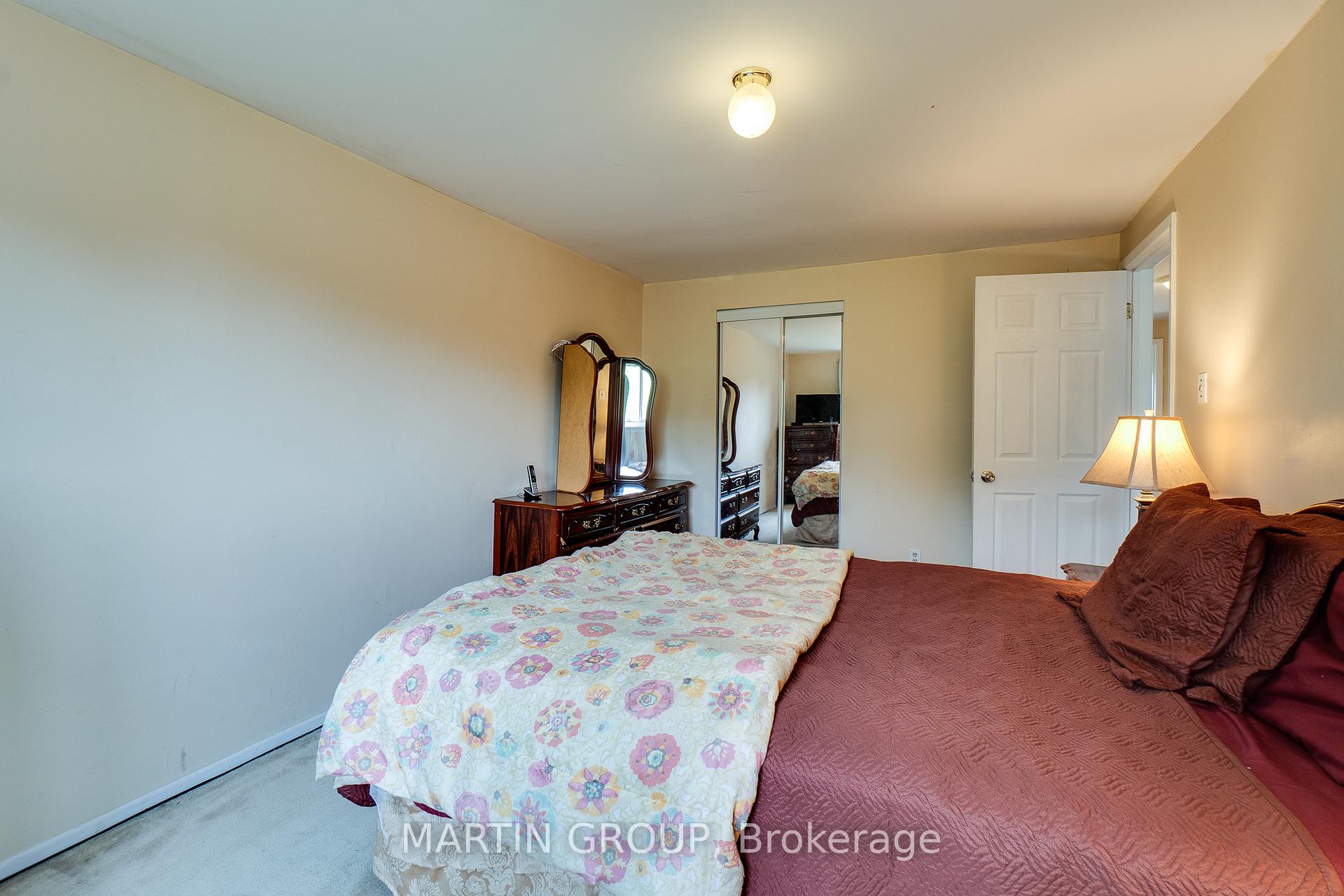 #4 - 46 Dearbourne Boulevard Unit: 4