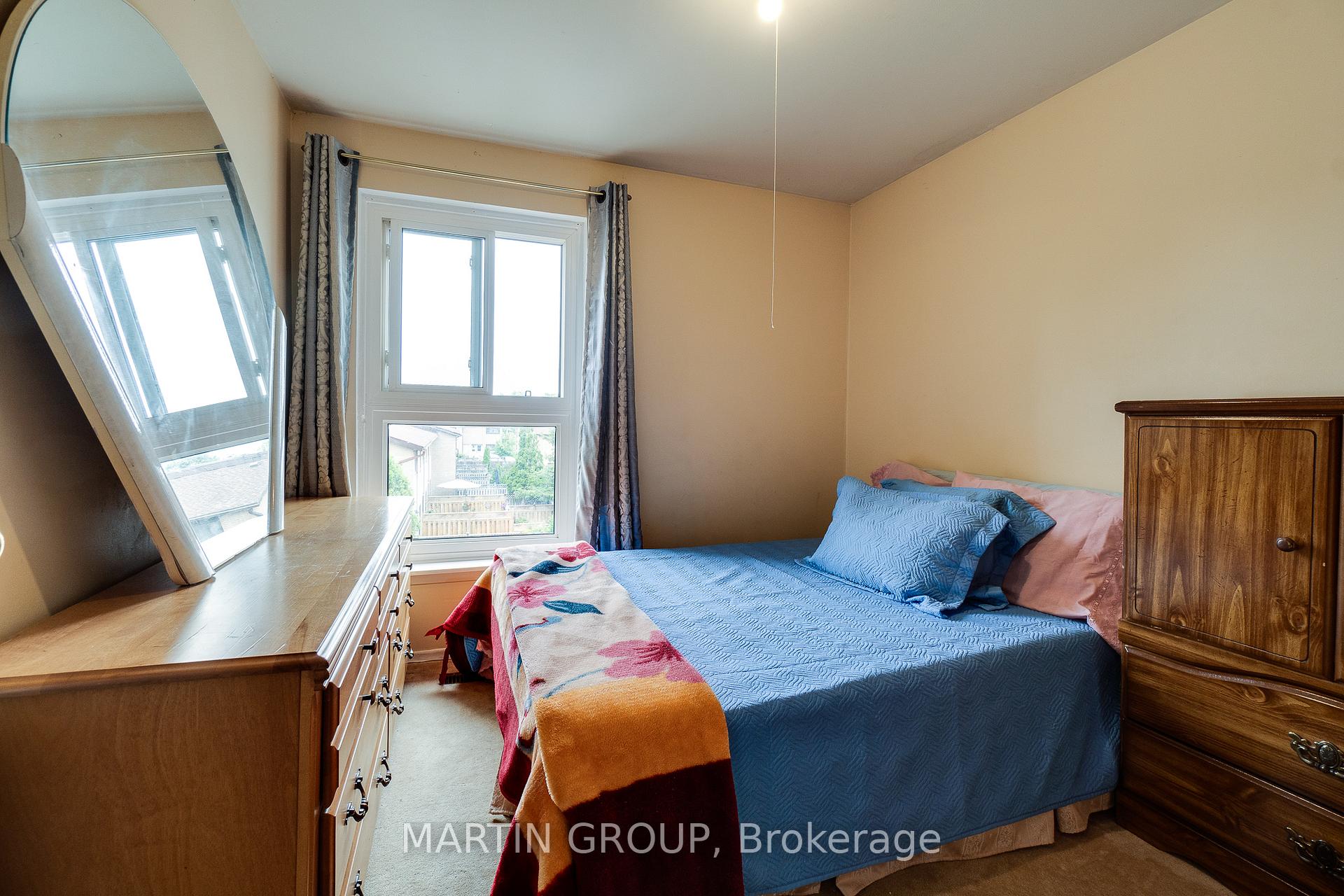 #4 - 46 Dearbourne Boulevard Unit: 4
