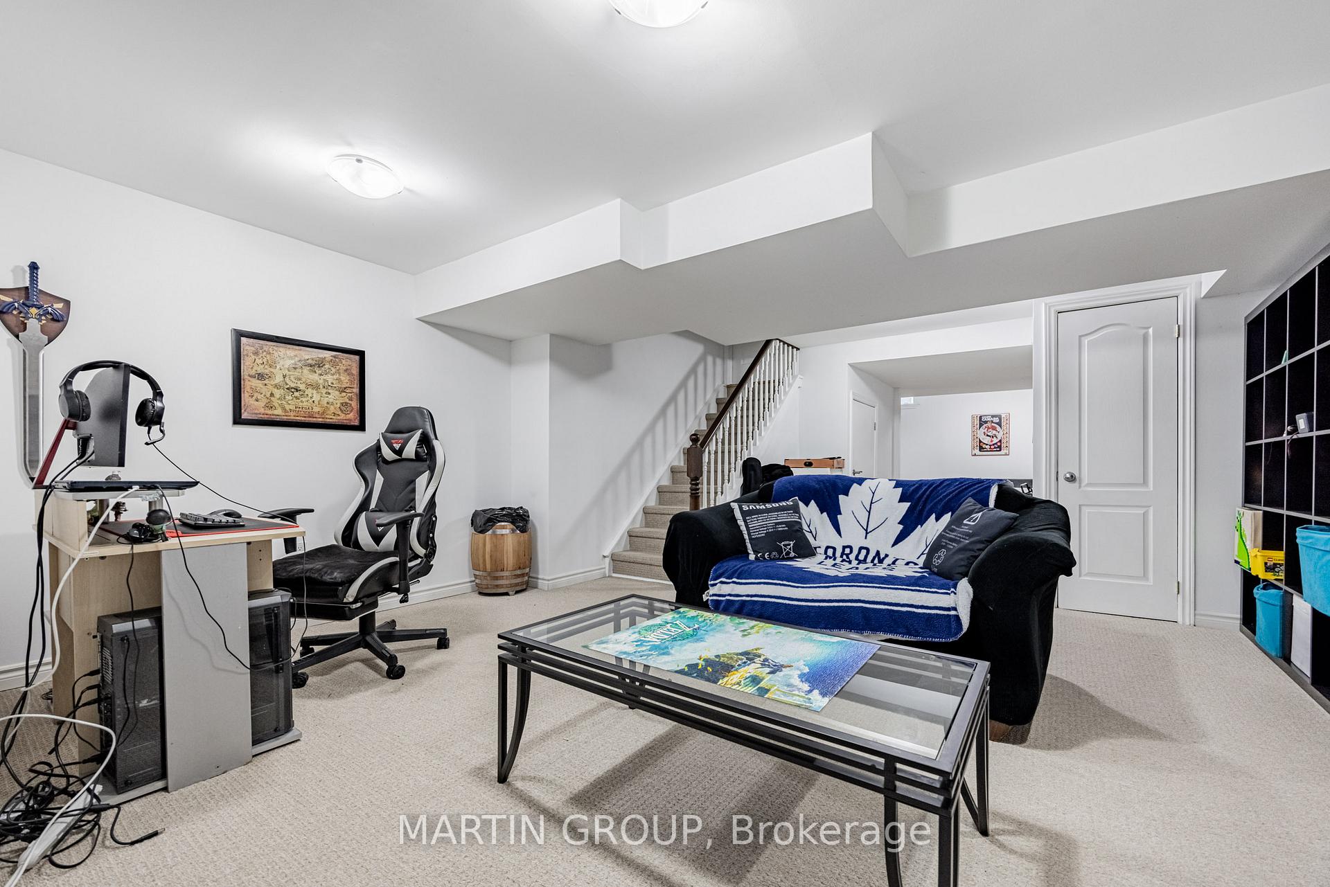 5637 Roseville Court, Burlington