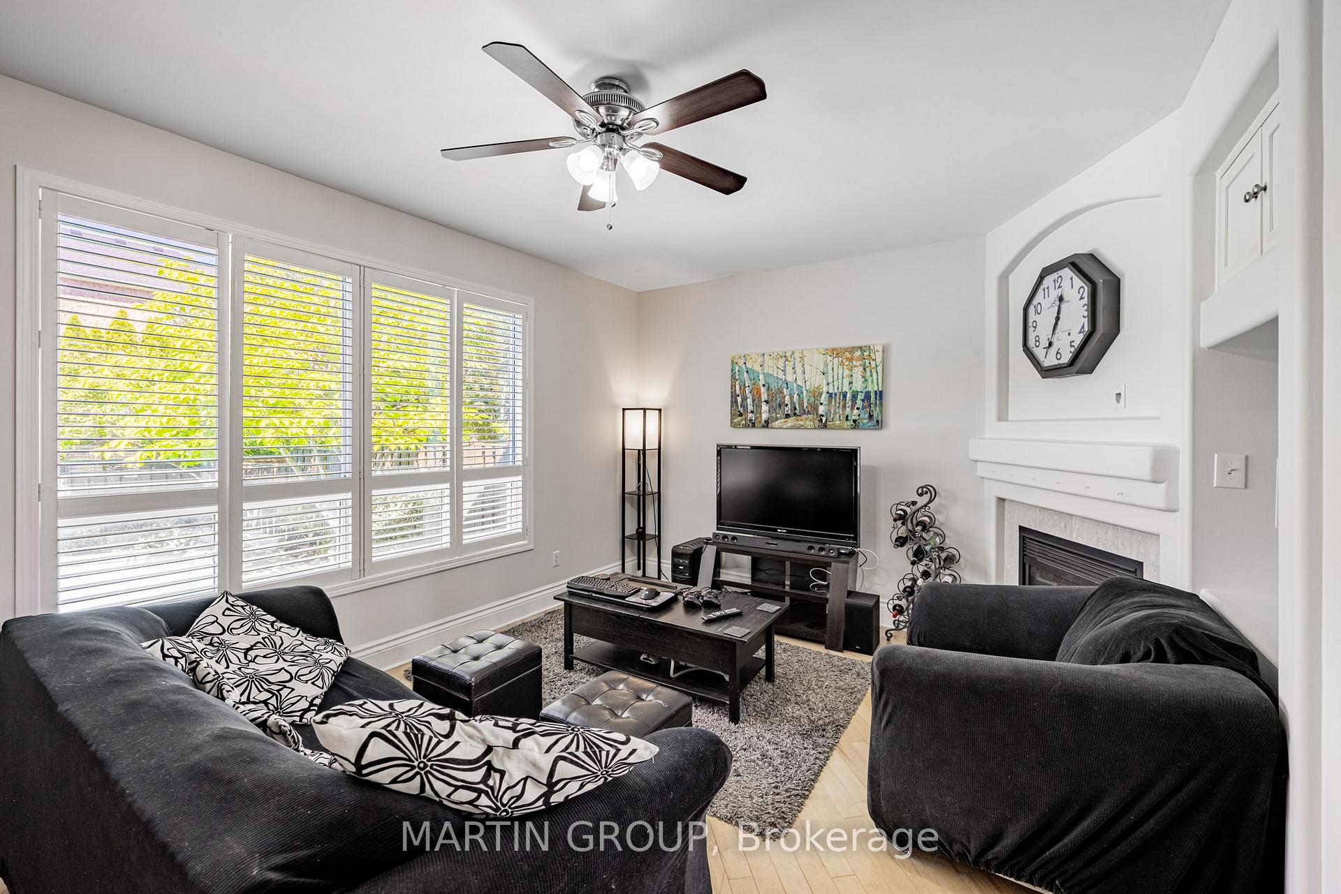 5637 Roseville Court, Burlington