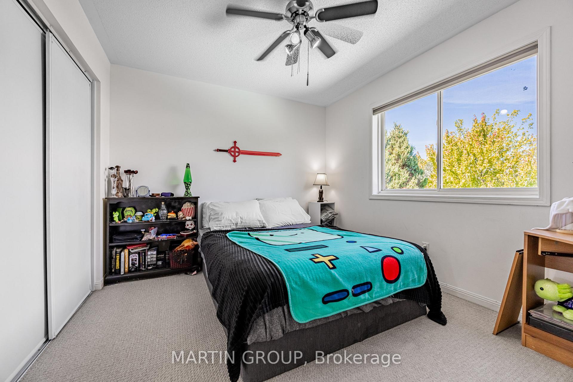 5637 Roseville Court, Burlington